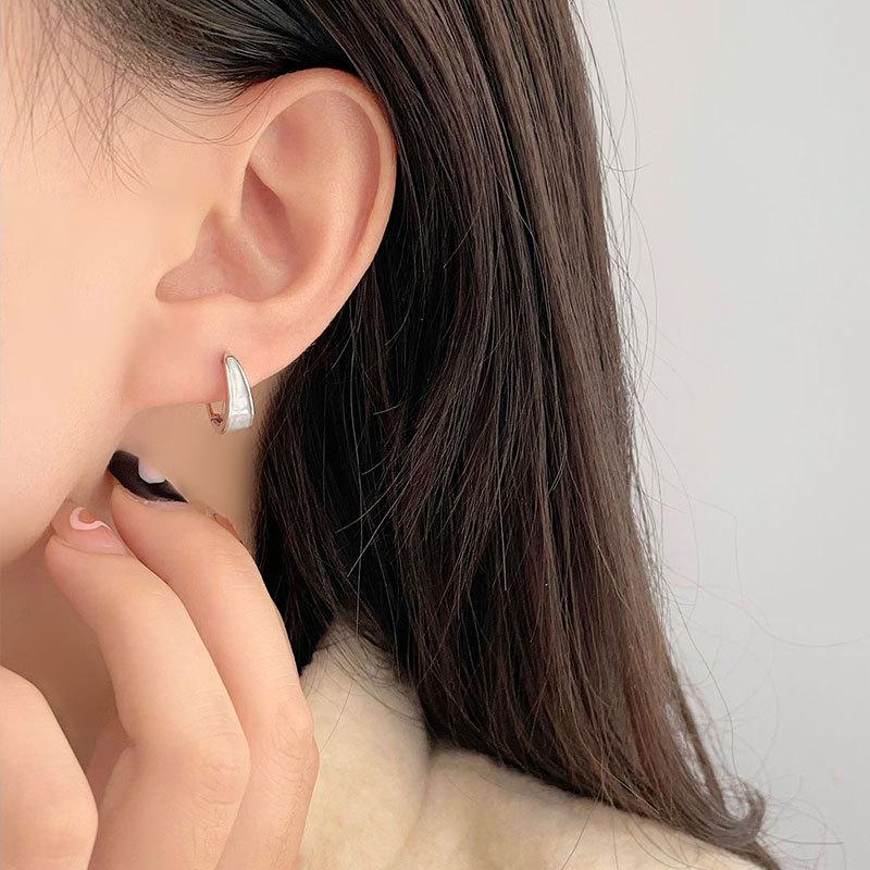Water Drop-shaped Red and White Glue Ear Buckle New Year Spring and Summer Earrings for Women To Give Their Girlfriends Gifts