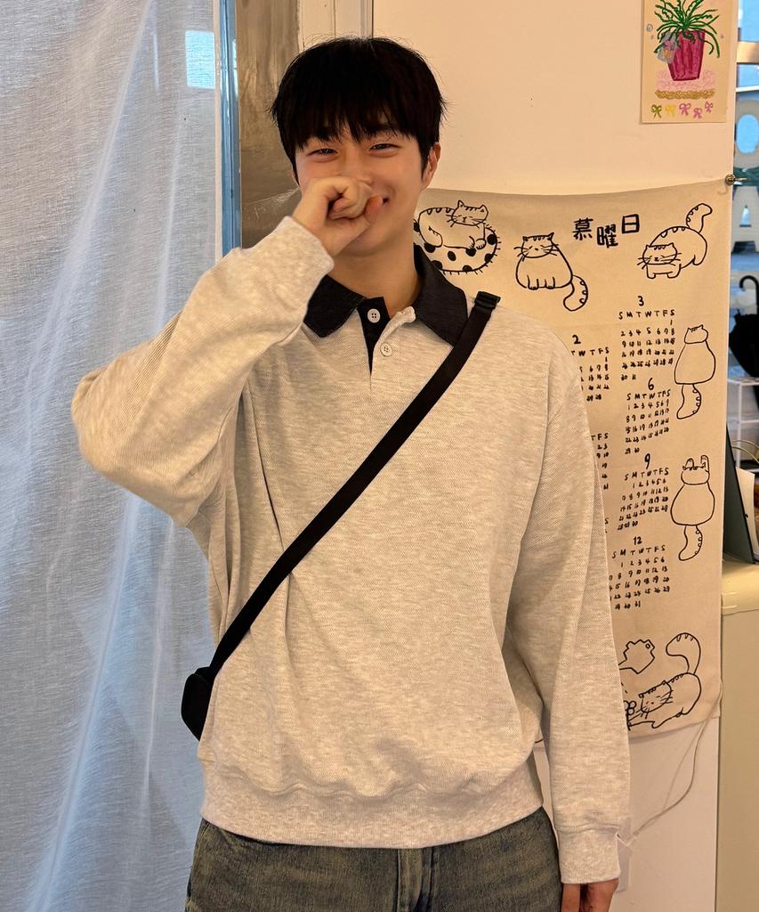 MINDBRIDGE Denim Collar Contrast Oversized Sweatshirt