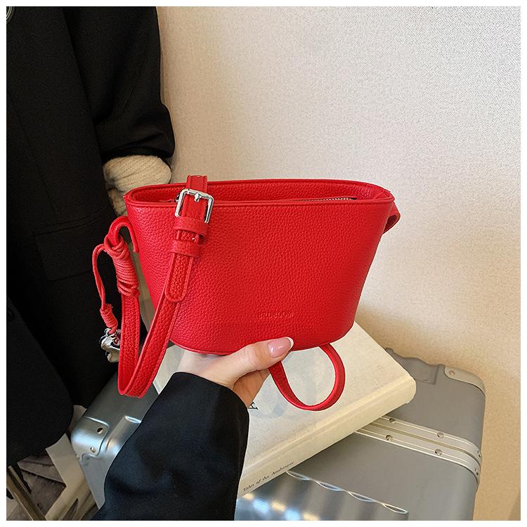 Новая простая женская сумка, маленькая и свежая сумка через плечо, женская сумка-мессенджер большой вместимости для работы и поездок