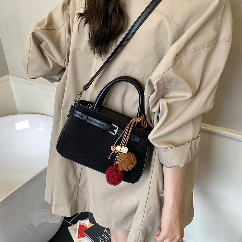 Популярная в этом году маленькая женская сумка осень-зима 2025, новая матовая ретро сумка-мессенджер, повседневная портативная сумка-ведро