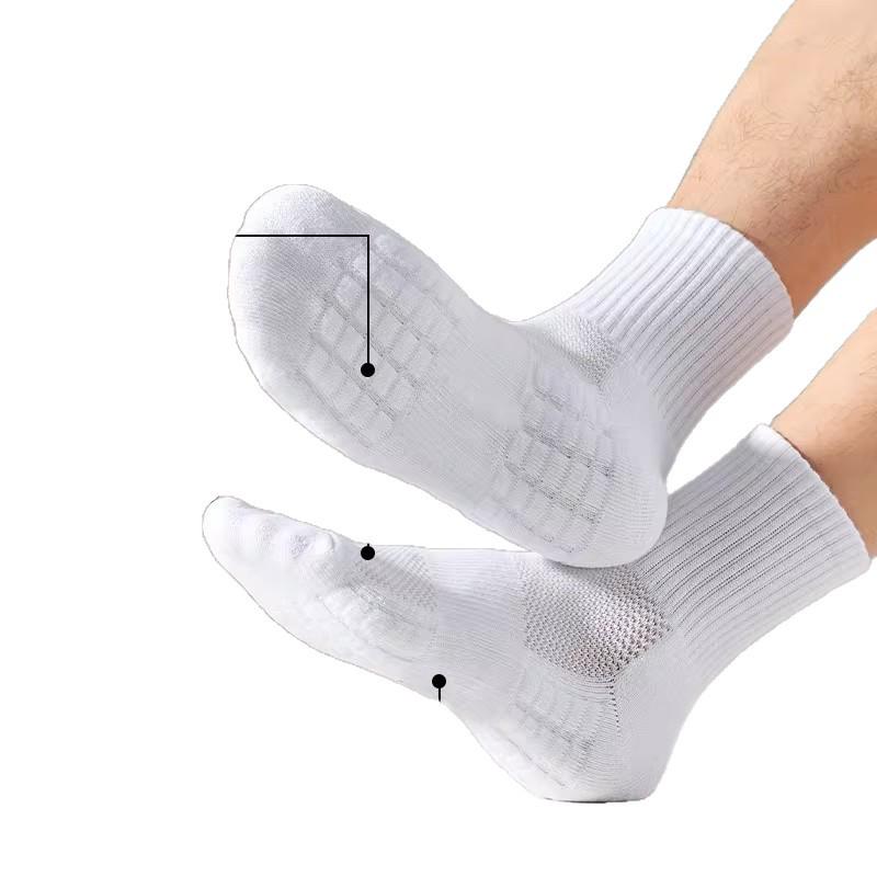 Черно-белые однотонные спортивные носки: Амортизирующий, простой и универсальный для баскетбола и бега.