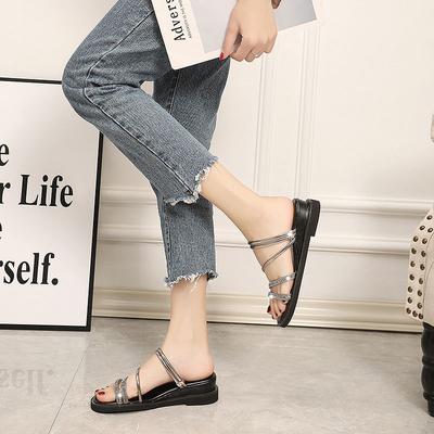 Босоножки с открытым носком для женщин в римском стиле, плоские, резиновые, женские туфли, роскошные, с бриллиантами, летние, противоскользящие, горячие, для повседневной носки, 2025, в продаже, оптом