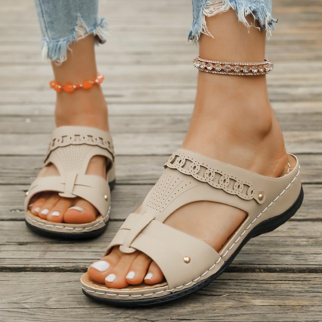 20252025 Spring and Summer New Open-toed Wedge Heel Large Size Foreign Trade One-character Hollow Beach Women's Cool Slippers