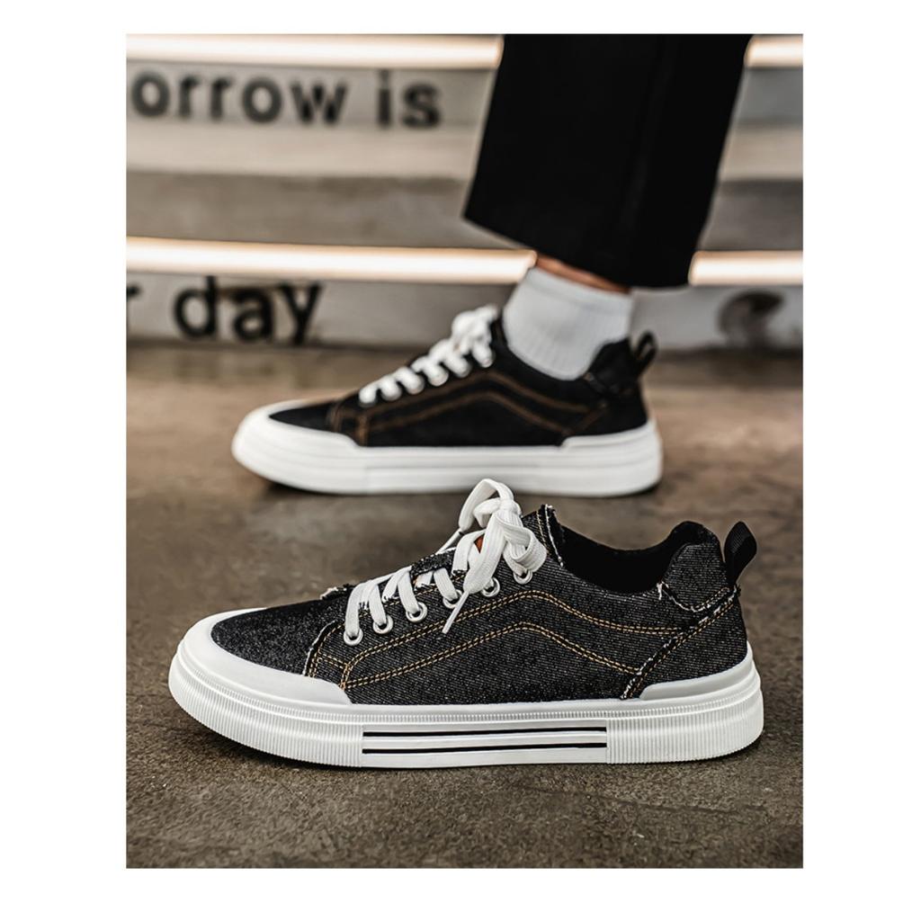 Men's Shoes Lightweight Breathable Canvas Shoes Boys Soft Bottom Casual Board Shoes Low-top Flat Bottom Trend