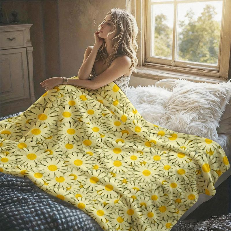 Daisy Seamless Print Flannel Blanket Warm Soft Halloween Christmas Decorative Couch Warm Cozy All-Season Gift