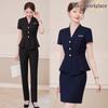 Профессиональный летний формальный комплект рабочей одежды из двух предметов с коротким рукавом для женщин - Приталенный дизайн с оборками