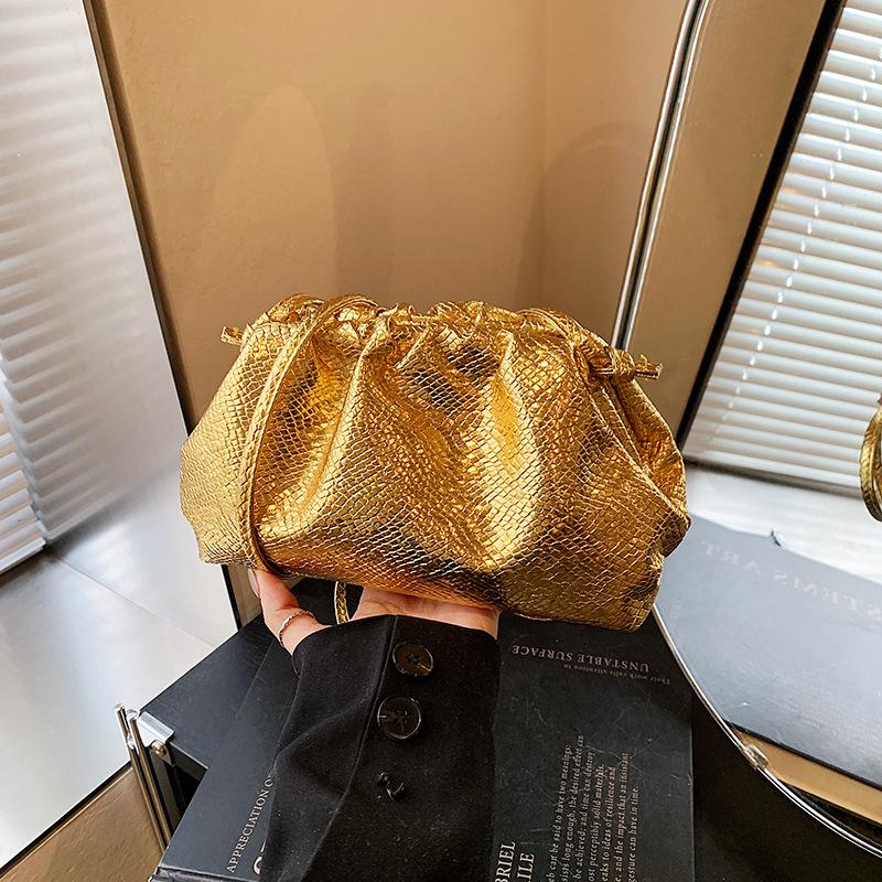 Глянцевая сумка-облако золото серебро плиссированная сумка-пельмень женская новая нишевая дизайнерская сумка через плечо мессенджер