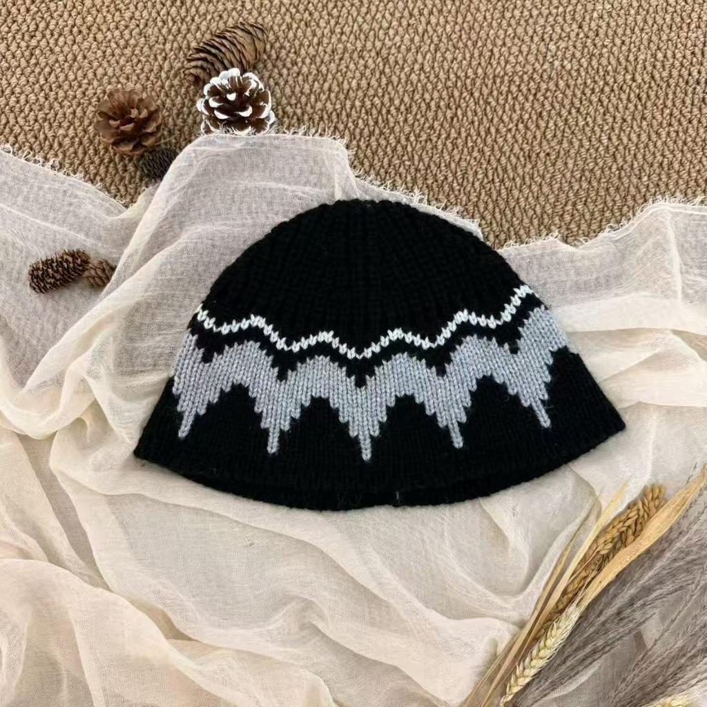 New knitted hat women's jacquard contrasting colors autumn and winter casual warm ear protection wool hat high sense versatile