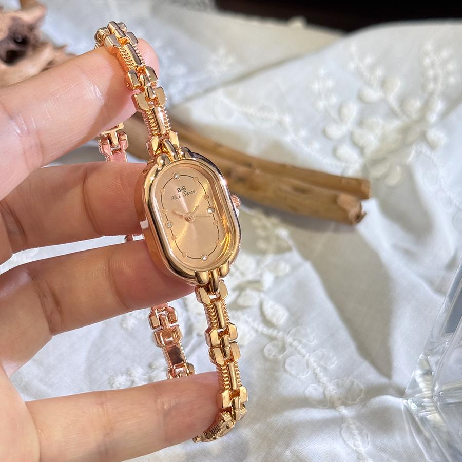 Ladies Vintage Luxury Quartz Watch Elongated Alloy Thin Bracelet Track Shape Case Elegant Lady Commuter Versatile Ellipse Watch
