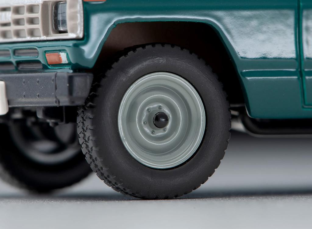 Tomica Limited Vintage Neo Nissan Safari Extra Van DX зеленый готовый продукт 316930 1/64 LV-N109c