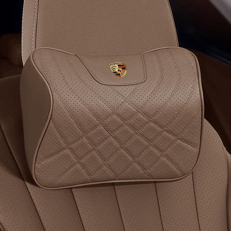 Комплект комфорта для автомобиля Porsche: Подголовник, поясничная поддержка и подушка сиденья для комфорта шеи и спины в Cayenne, Macan, Panamera, 718 и Taycan.