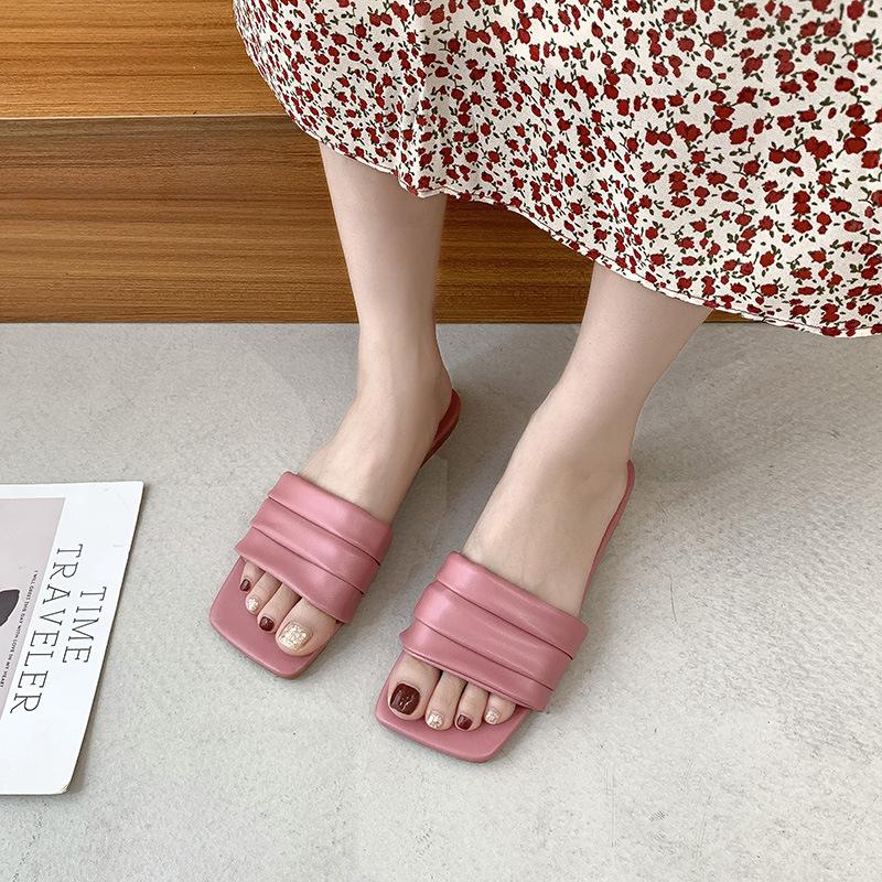 Шлепанцы женские летние модные 2021 новые корейская версия интернет-знаменитости пляжные шлепанцы одно слово с модными сандалиями