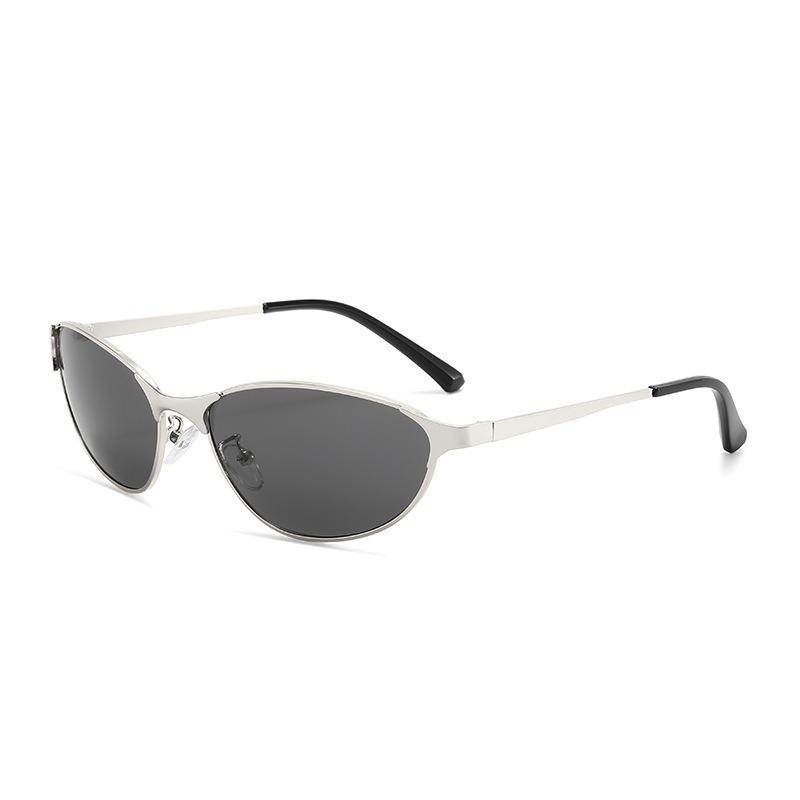 Metal Cat Eye Y2K Sunglasses Influencer Matched Unique Eyewear Street Snap UV Shield Fashion Shade Ladies Trendy Metallic Frame
