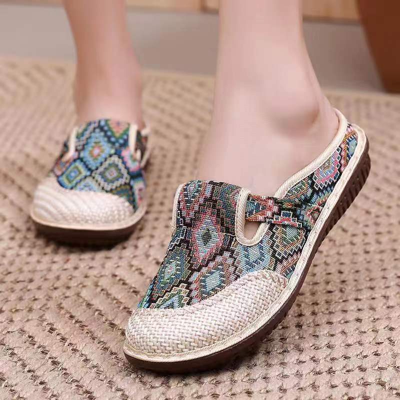 2025 spring and summer new driving cloth shoes women's one-pedal versatile flat-soled slippers women's fashion famous style casual women's shoes
