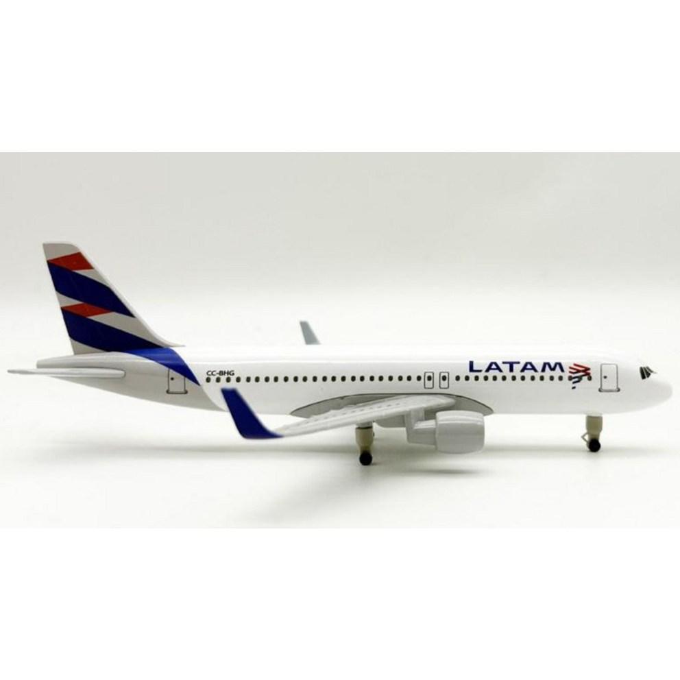 Модель самолета Latam Airlines из литого металла, 20 см (Серия 20-320)