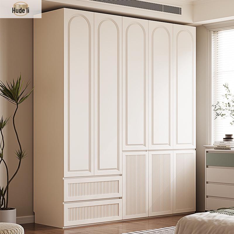 Modern Solid Wood Wardrobe: Light Luxury Storage Solution for Small Apartments