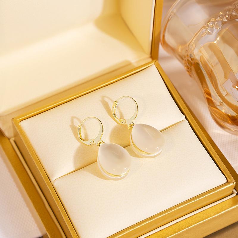 Серьги с геометрическим узором «Тюльпан» и кошачьим глазом, иглы из серебра 925 пробы