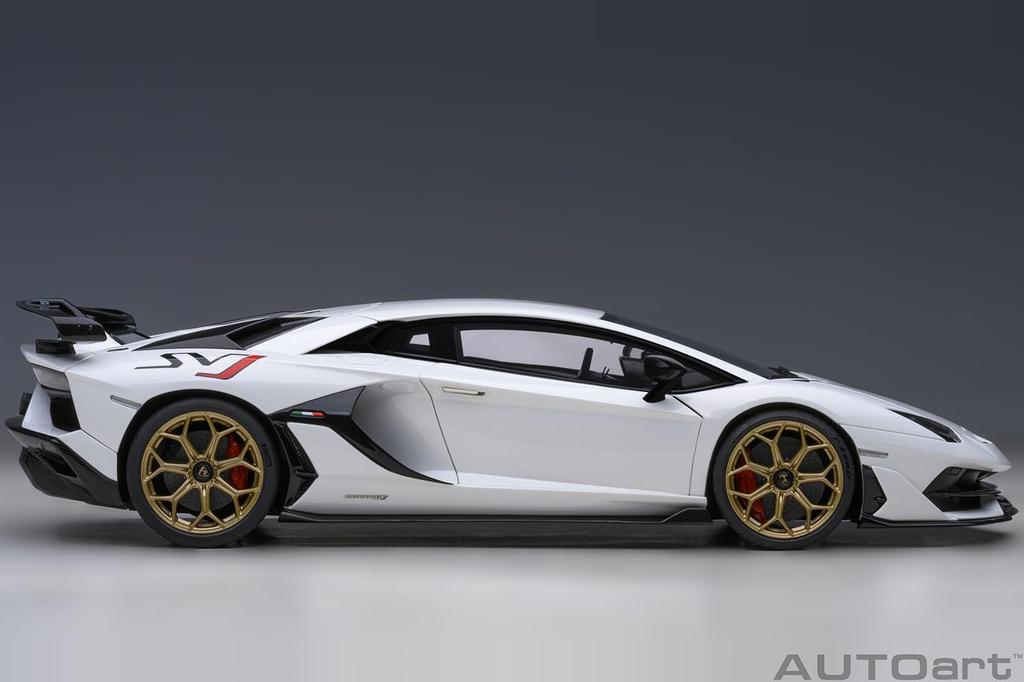 AUTOart Lamborghini Aventador SVJ Pearl White Готовый продукт 1/18