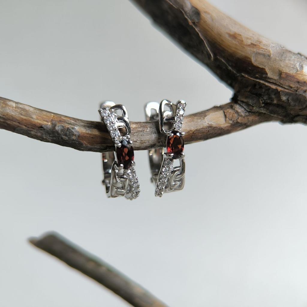 Серебряные серьги с натуральным гранатом 0.913ct, фианитами (2191438)
