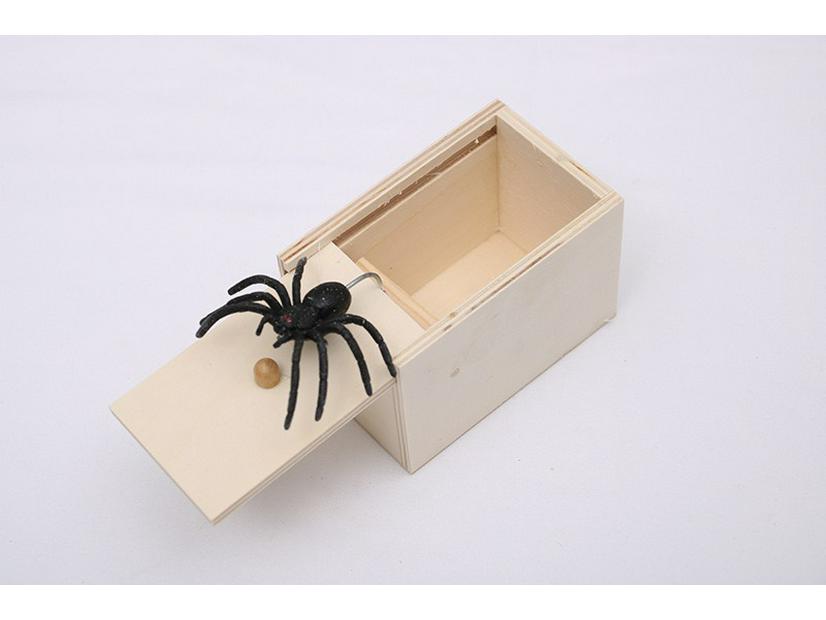 Страшная коробка-розыгрыш с пауком - Деревянная игрушка-сюрприз