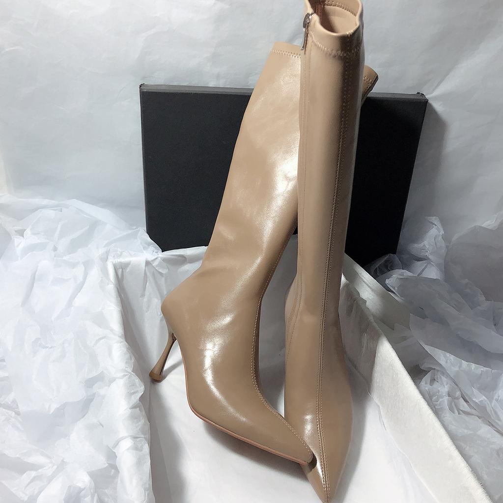 Темпераментные сапоги на высоком каблуке, с заостренной резинкой, тонкие, простые, однотонные, длиной до колена