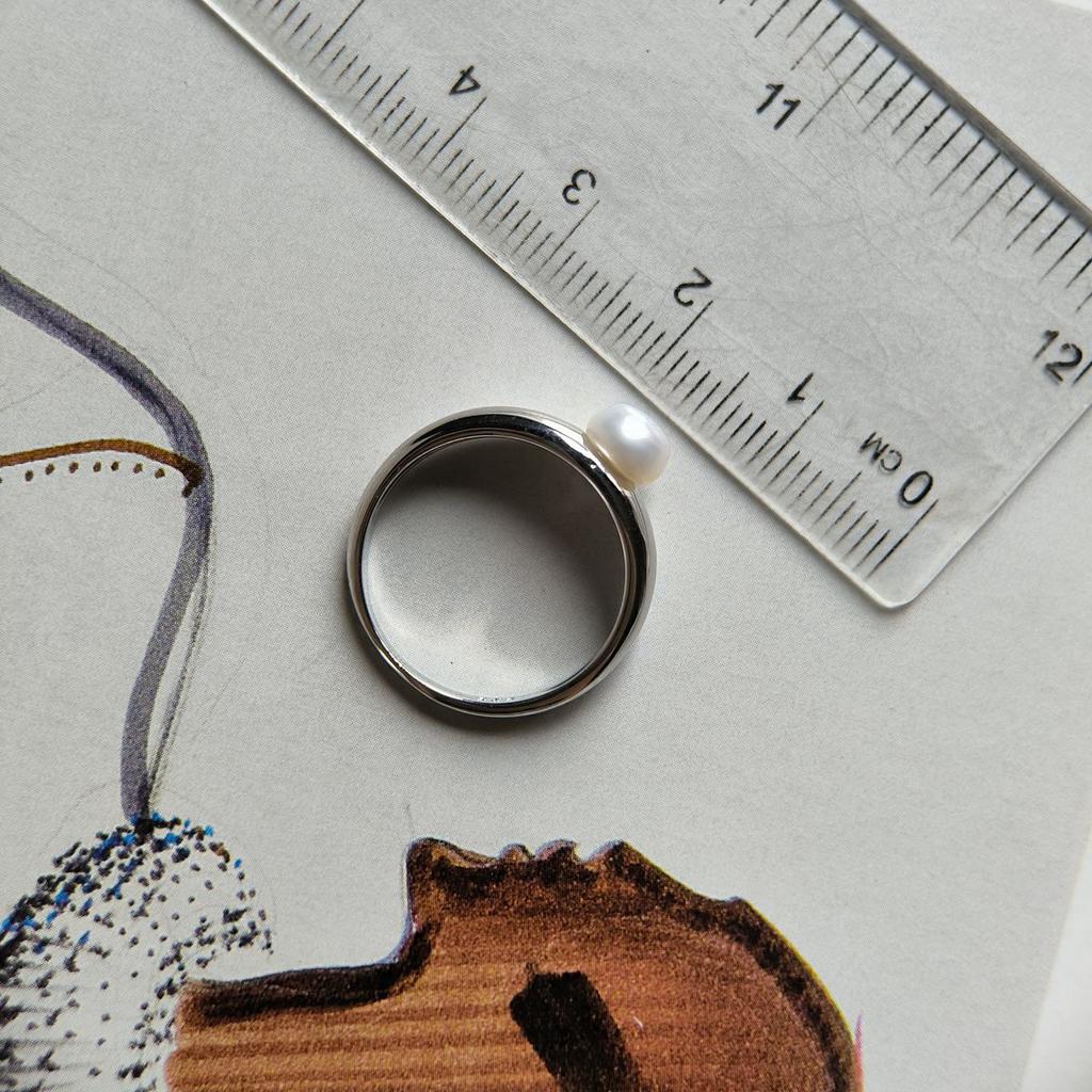 Серебряное кольцо с натуральным жемчугом, вес изделия 2,69 гр (2186915)