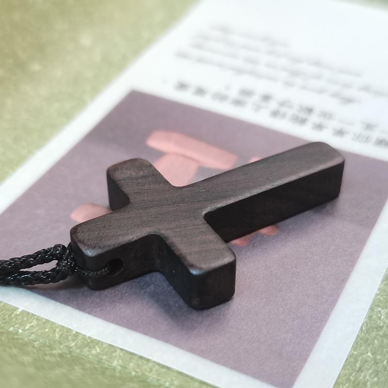 Ожерелье с подвеской в виде распятия из черного дерева, плетеная деревянная веревка, кулон, личные аксессуары, ручная вязка