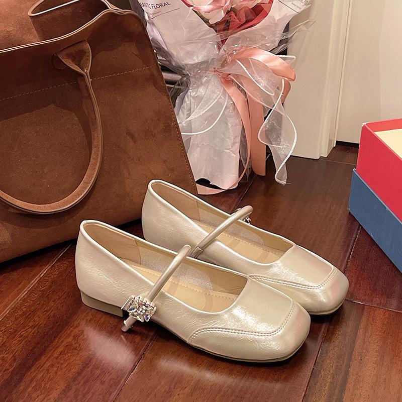 Темпераментные туфли-лодочки женские 2025 новые весенне-осенние туфли Мэри Джейн на среднем каблуке с квадратным носком, маленькие кожаные туфли