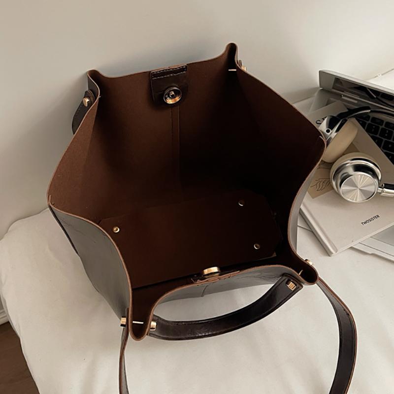 New Women's Soft Leather Tote Bag Large Capacity Single Shoulder Handbag for Daily Commute Work Casual 2025 Fashion Underarm Bag