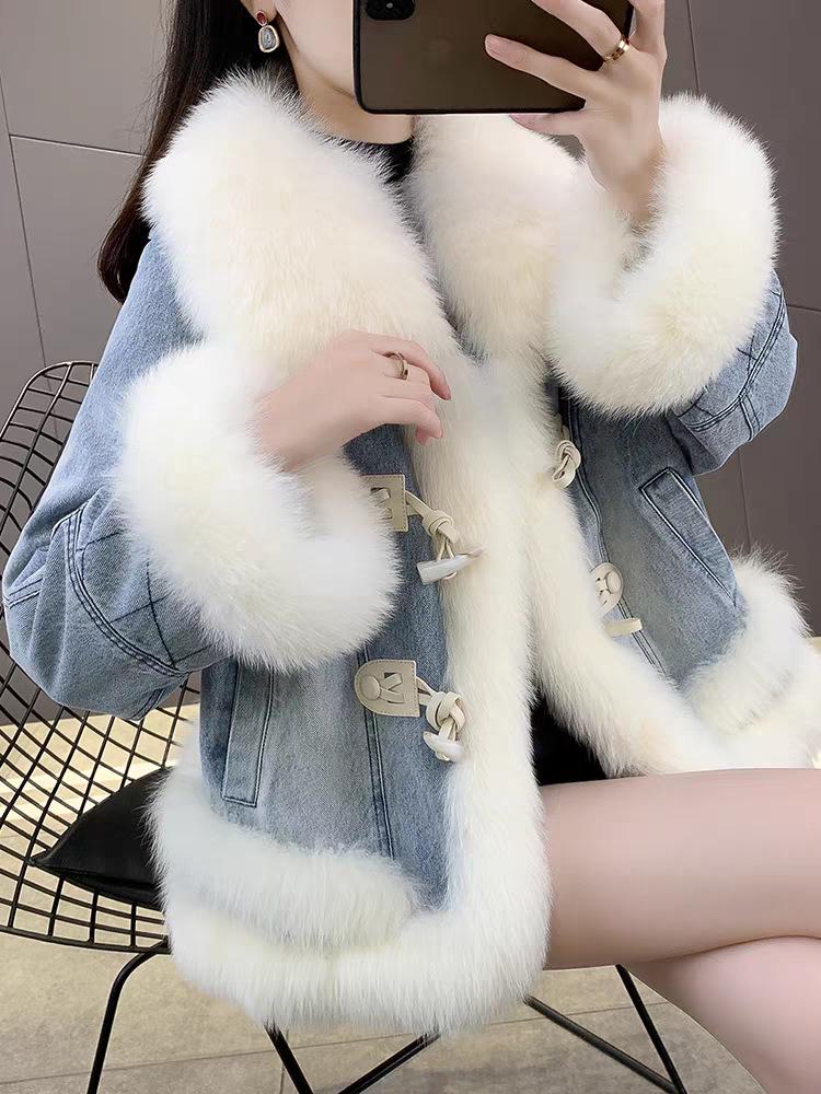 Женская зимняя джинсовая хлопковая парка с меховым воротником 2025: Высококачественная мода с универсальным стилем