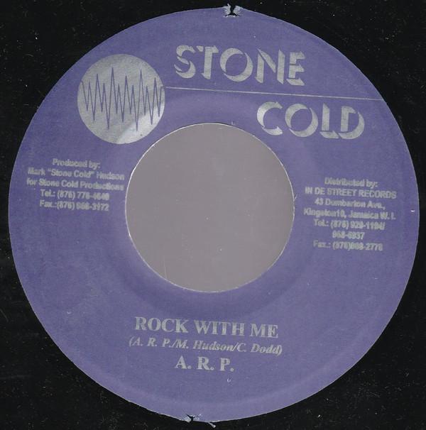 7-дюймовая пластинка A.R.P. / SABA TOOTH - Rock With You / Can't Do Wi Dat NONE Stone Cold Ямайка Регги, Ска и Даб Использовано