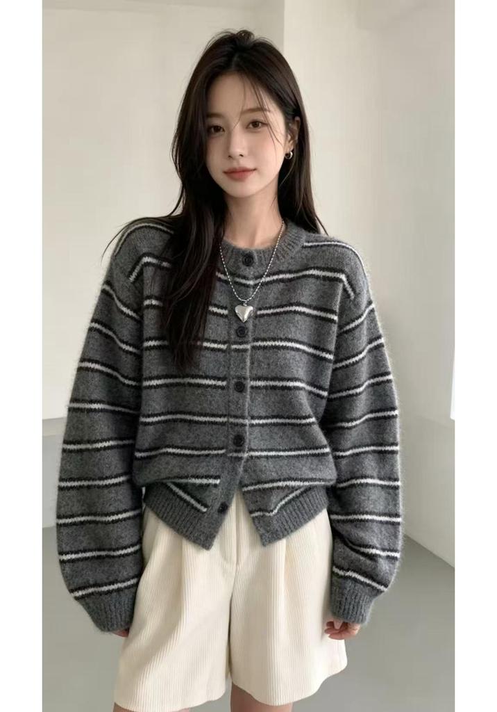 Striped Round Neck Women's Knit Cardigan - Autumn/Winter Loose Fit Sweater Coat