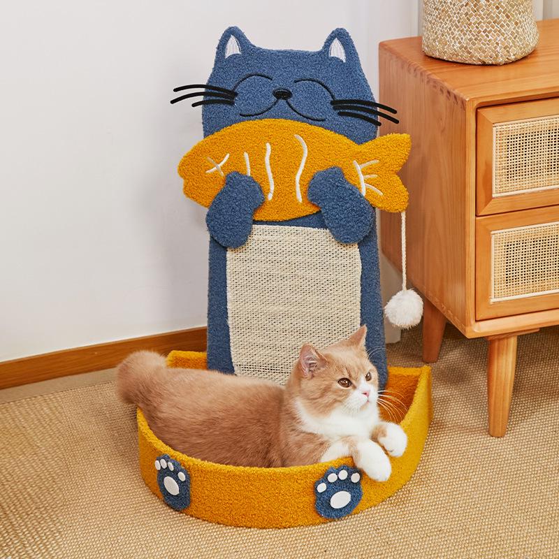 Большая вертикальная сизалевая когтеточка и игровой комплекс со встроенной кошачьей лежанкой и игрушкой для котят