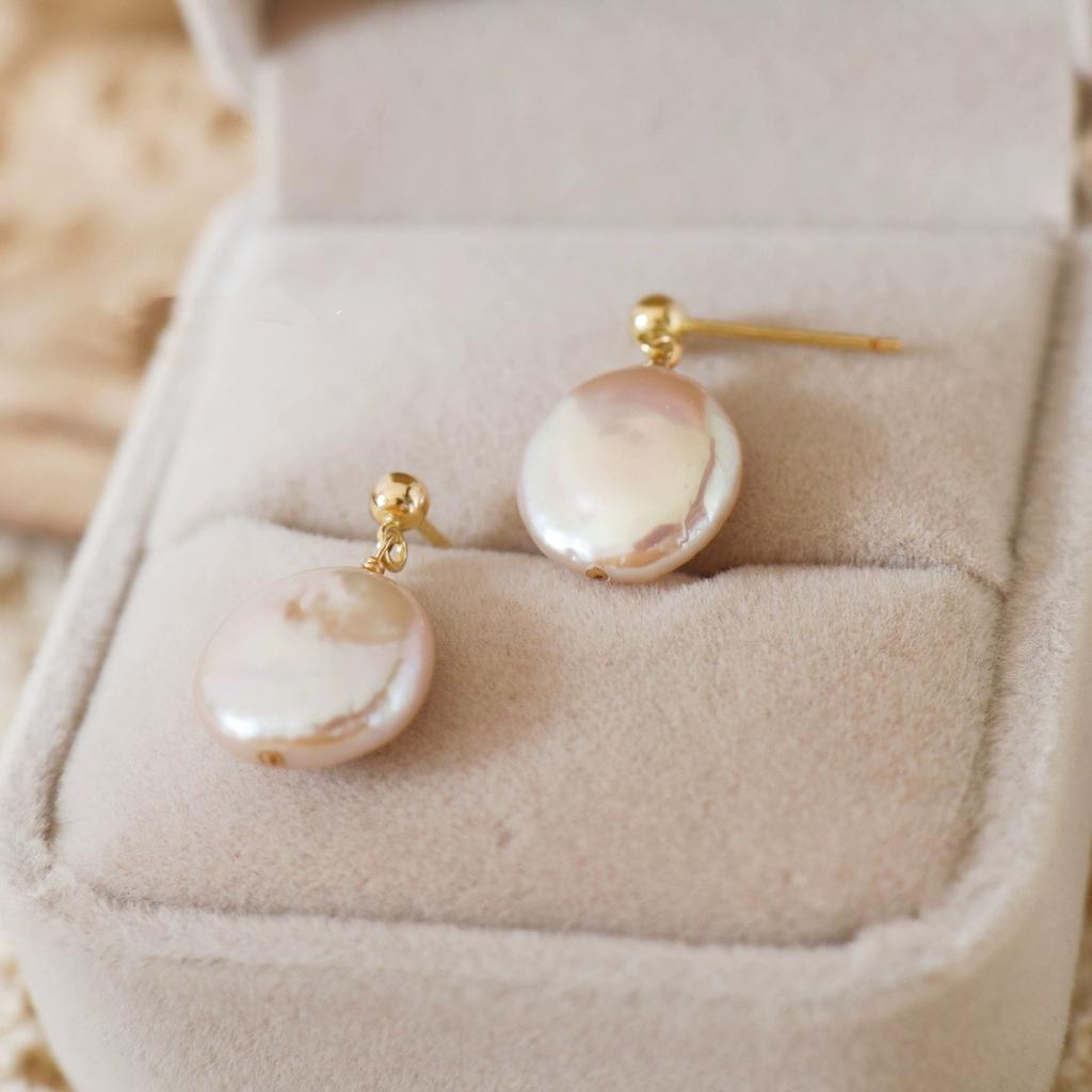 Unique Baroque Freshwater Pearl Earrings for Women, Elegant Emerald Green Earrings, Irregular Round Design, Fashionable Stud Earrings