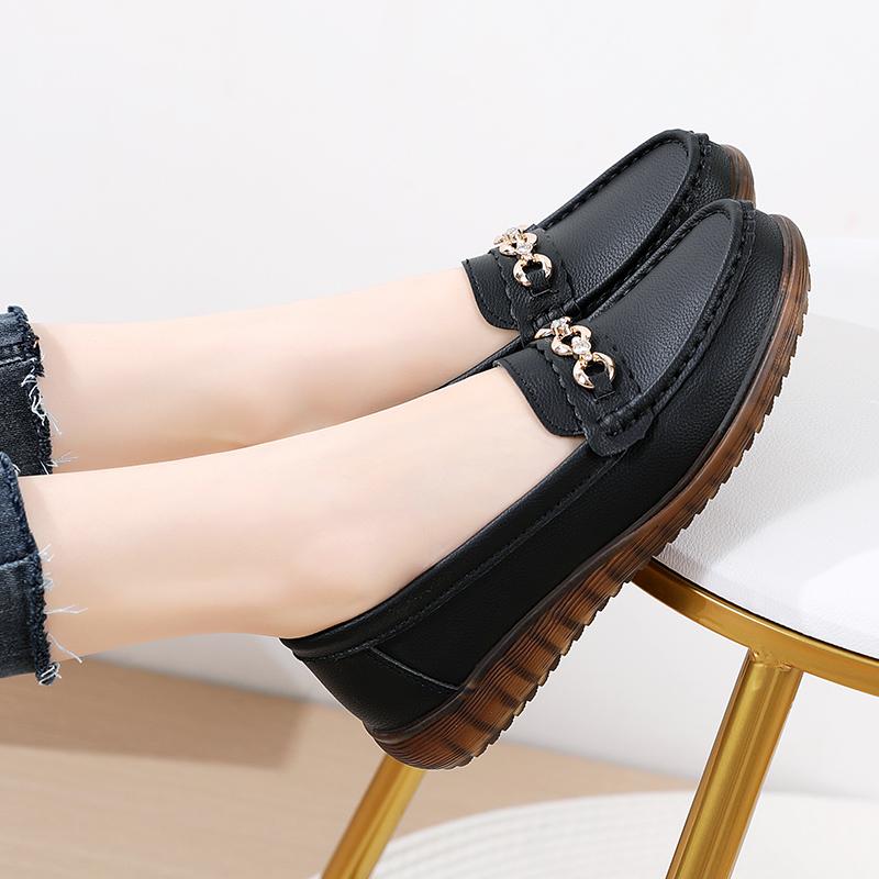 Весенне-осенняя женская повседневная обувь из металлической кожи с мягкой лапшой и мягкой лапшой, женская кожаная обувь