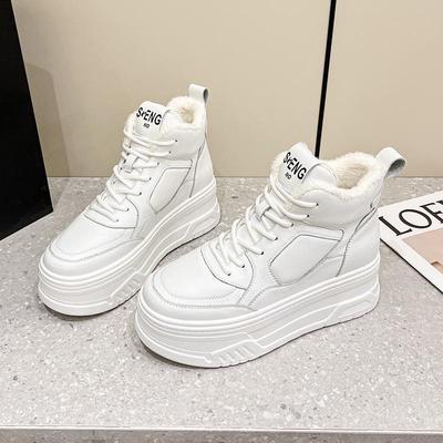 Женские высокие белые бархатные кожаные кроссовки 2023 года с толстой подошвой для увеличения роста