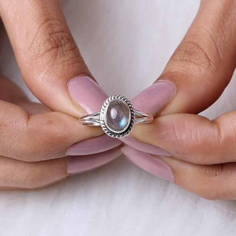 Кольцо с натуральным лабрадором, синим ярким драгоценным камнем, дизайнерское кольцо ручной работы, эффектное кольцо, серебро 925 пробы, кольцо в стиле бохо