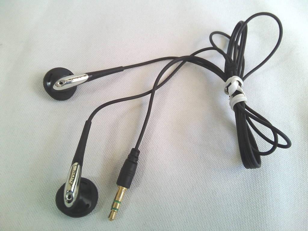 Sony Стереонаушники MDR-E0931 Отличное рабочее состояние