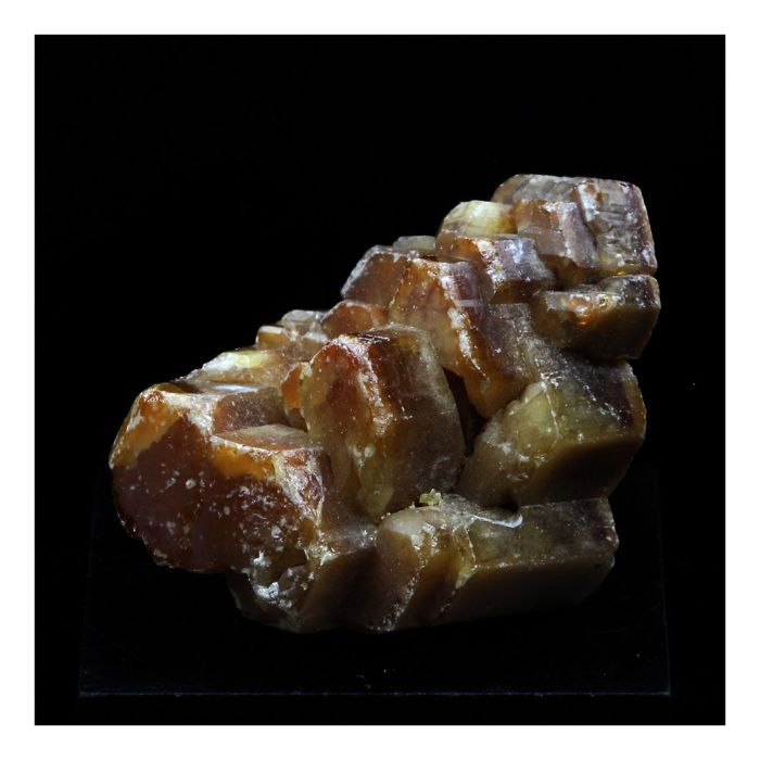 Pierres et Minéraux. Vanadinite. 140.0 ct. Jebel Mahser, Jerada Province, Maroc.