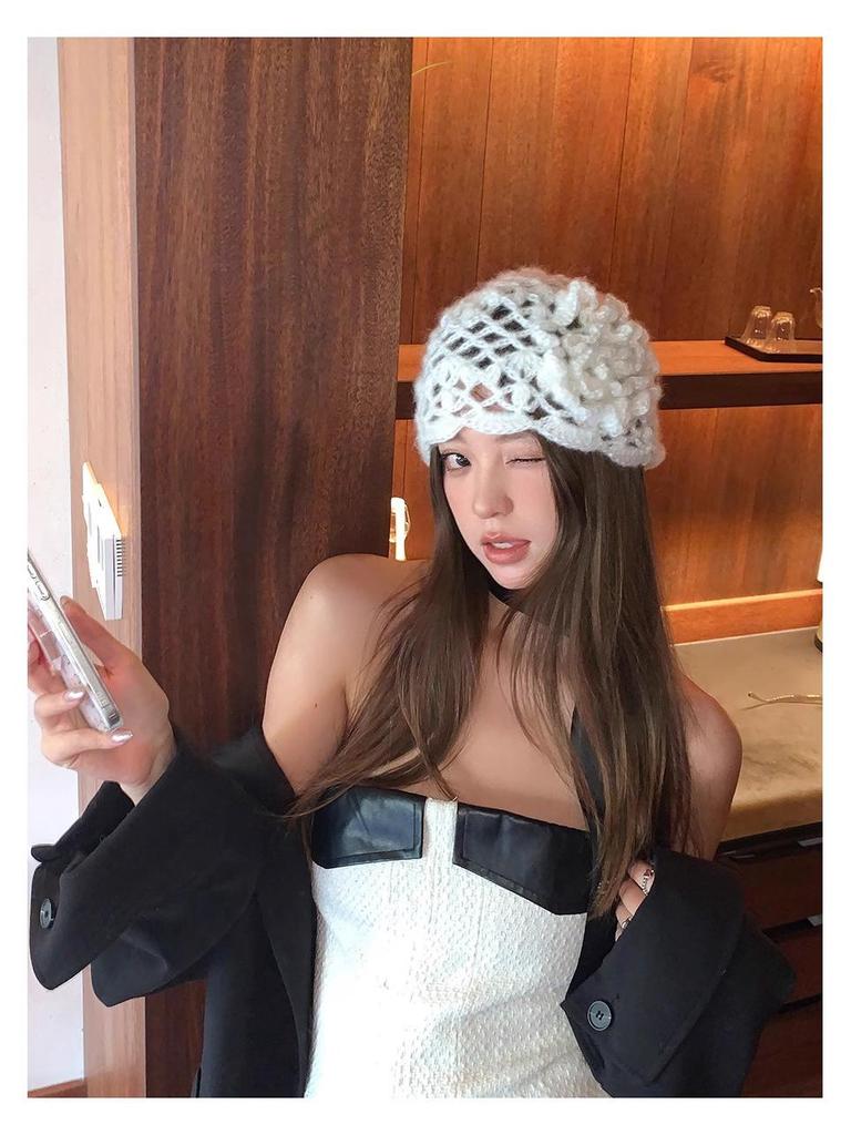 Женская вязаная крючком шапка-бини с отворотом 2024 - Легкая ажурная ретро-шапка для весны и осени