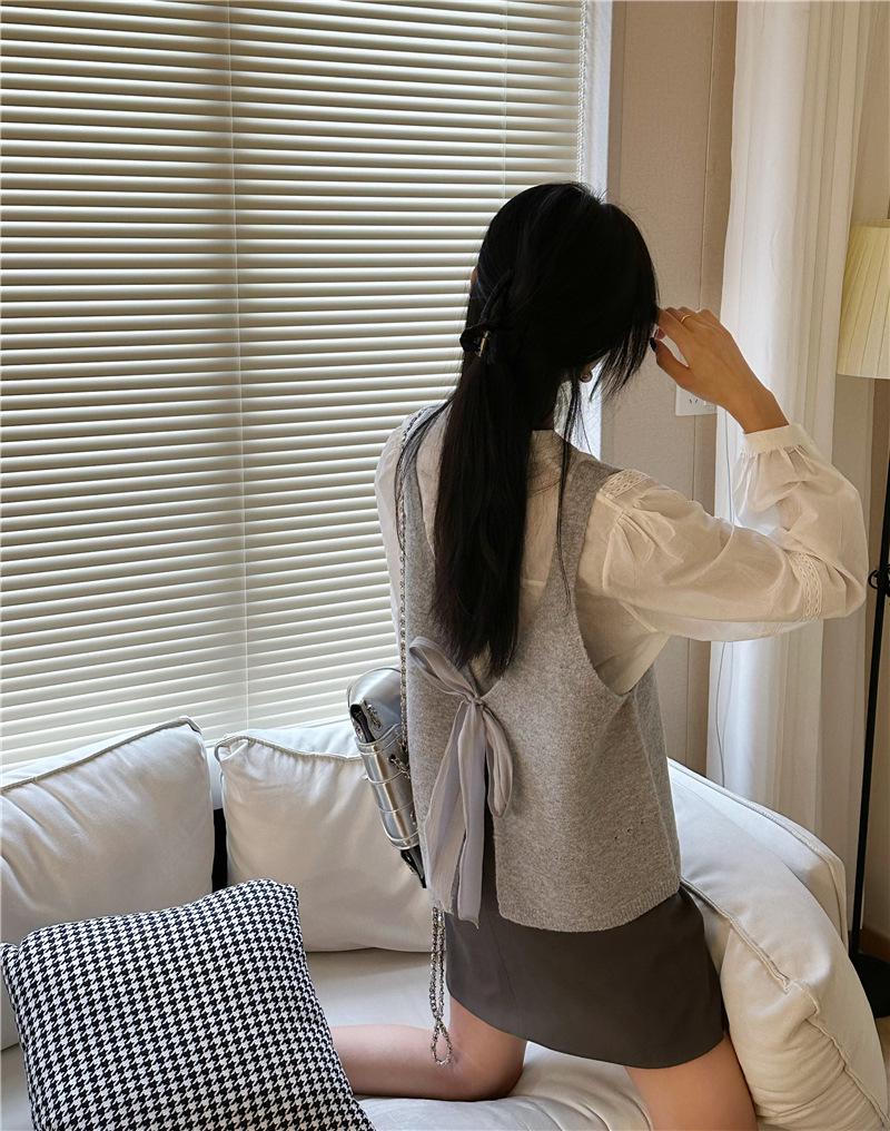 Двусторонний вязаный жилет без рукавов с галстуком-бабочкой - Модный осенний многослойный образ для женщин