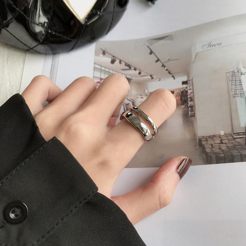 Trendy Minimalist Korean Vintage Stacking Rings for Women - Influencer-Approved Light Luxury Style.