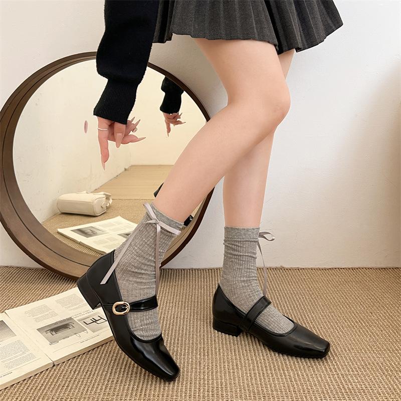 Модный темперамент, маленький ароматный стиль, толстый каблук, неглубокий носок, одинарные туфли для женщин 2025 года, новая весна и осень, французская квадратная голова Мэри Джейн sma