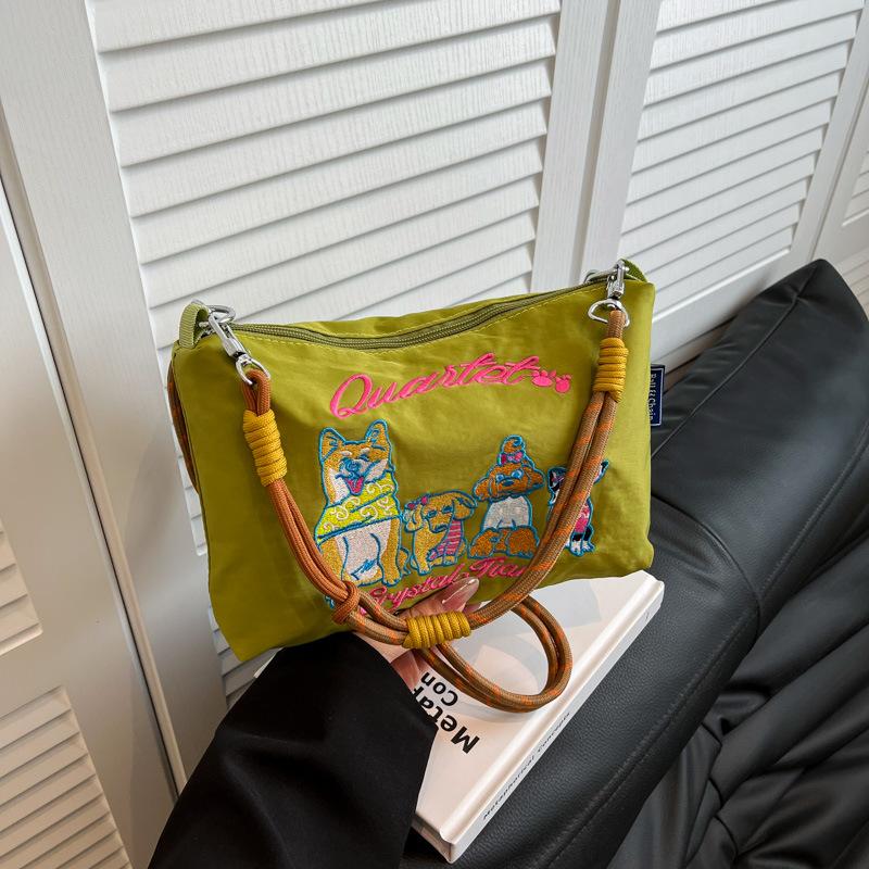 Повседневная простая текстура трендовая мода маленькая квадратная сумка 2025 лето новая в иностранном стиле женская персонализированная на плечо сумка-мессенджер