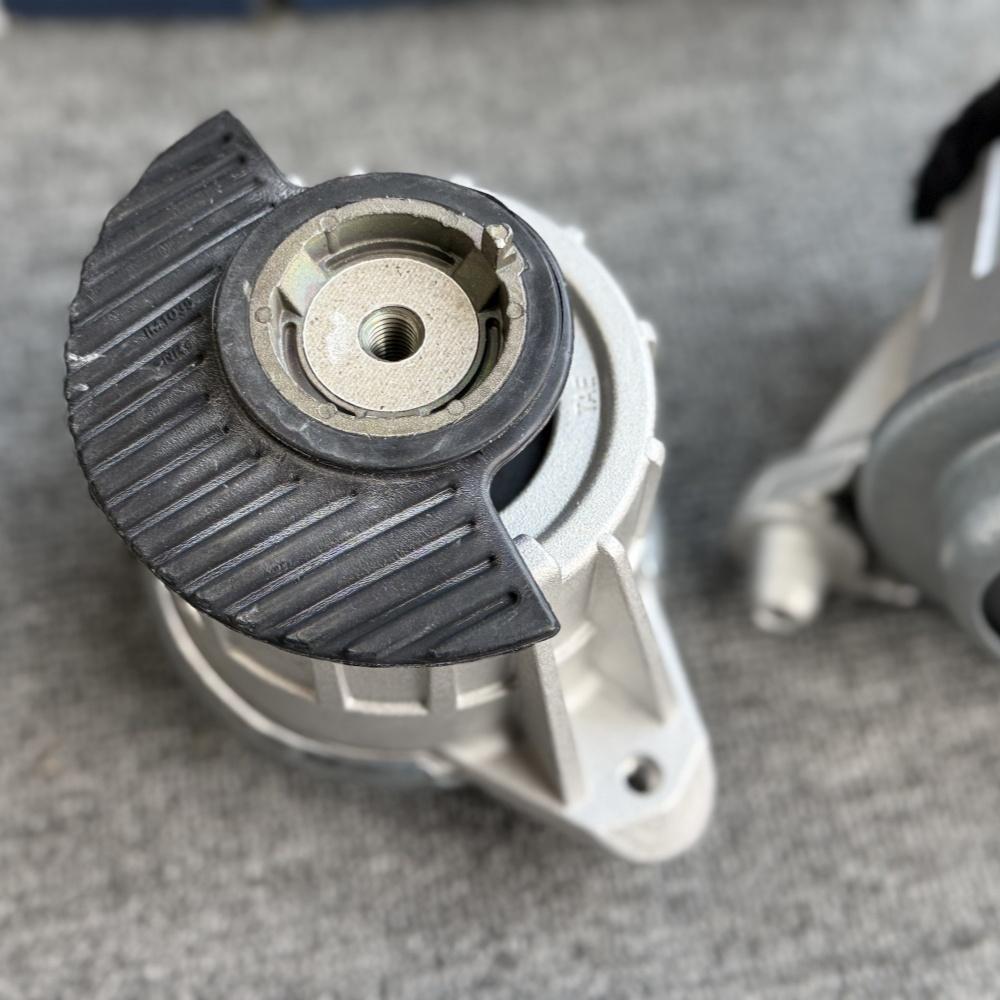 Кронштейн крепления двигателя Support Frame Drive Bracket для Mercedes Benz W204 S204 W212 S212 2042404217 2042404317 2042400917 2122400418