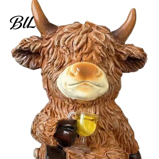 Patio Highland Cow Figurine Plant Pot Hugger Funny Resin Flower Decoration Cute Farm Animal Ornament for Indoor Outdoor Balcony Yard Lawn Decor