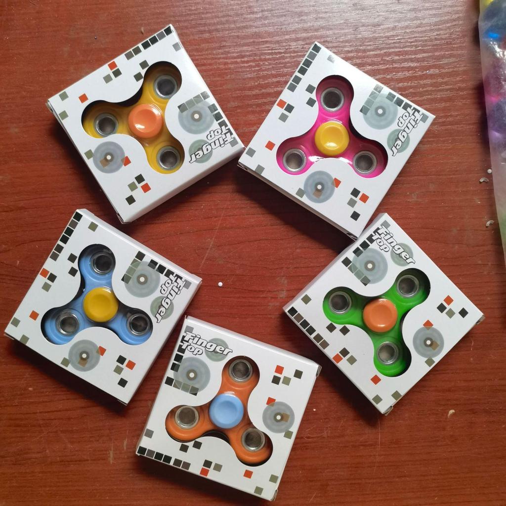 Красочная светящаяся музыкальная игрушка-гироскоп НЛО для детей - обучающий вращающийся светящийся подарок