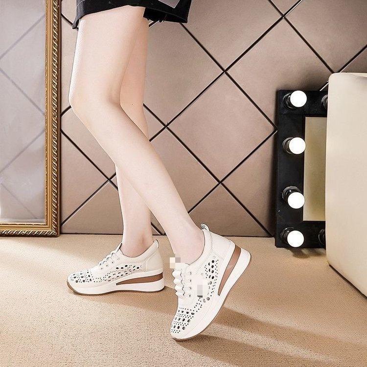 Женские дышащие перфорированные летние 2026 года, новые удобные эластичные повседневные туфли, ленивые ходячие сандалии
