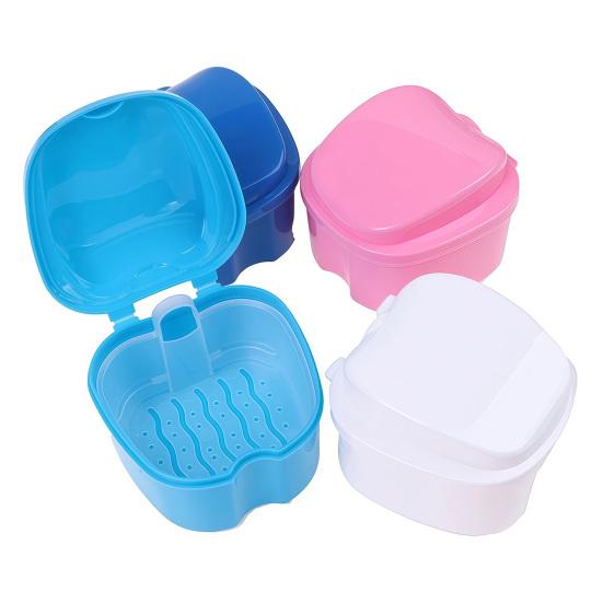 Кейс для зубных протезов с местом для зубной щетки, Коробка-ванночка для зубных протезов с ситечком, Контейнер-держатель для невидимых брекетов, ретейнеров, капп, выравнивателей