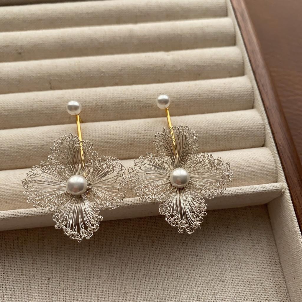 Handmade Inspiration Series Elegant Long Needle Pearl Flower Stud Earrings Pendant Temperament French Niche Earrings Fairy Earrings